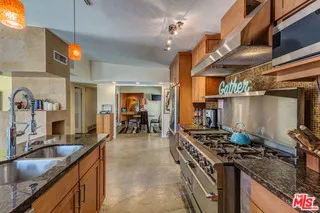 1521 E Via Roberto Miguel, Palm Springs, California 92262 home-pic-11