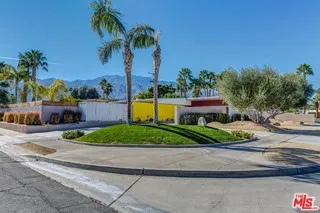 1521 E Via Roberto Miguel, Palm Springs, California 92262 home-pic-1