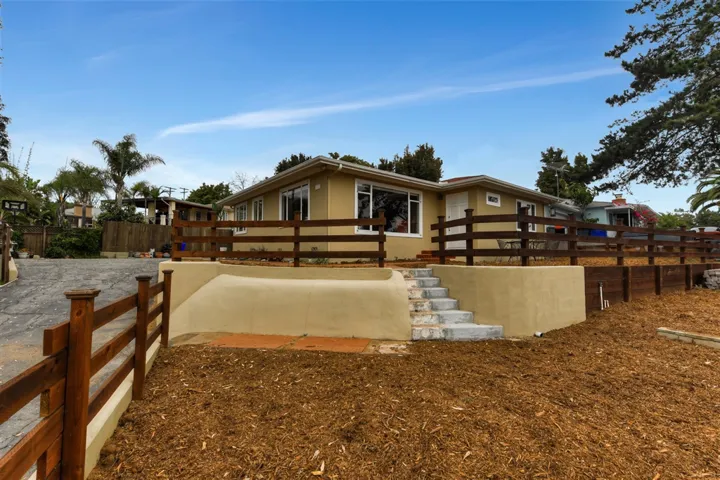 742 Crescent Dr., Vista, California 92084