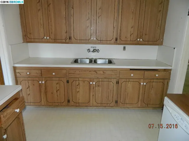 2511 Erskine Ln, Hayward, California 94545