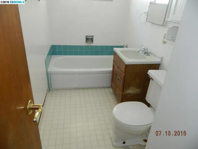 2511 Erskine Ln, Hayward, California 94545