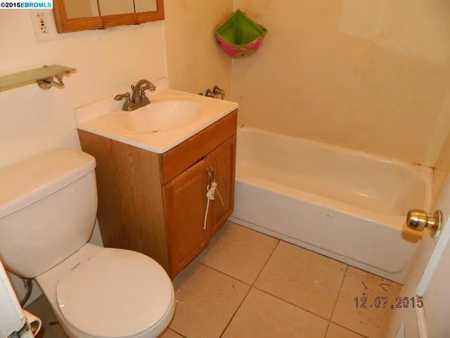 16158 Via Chiquita, San Lorenzo, California 94580