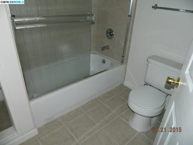 6700 Moore Dr, Oakland, California 94611