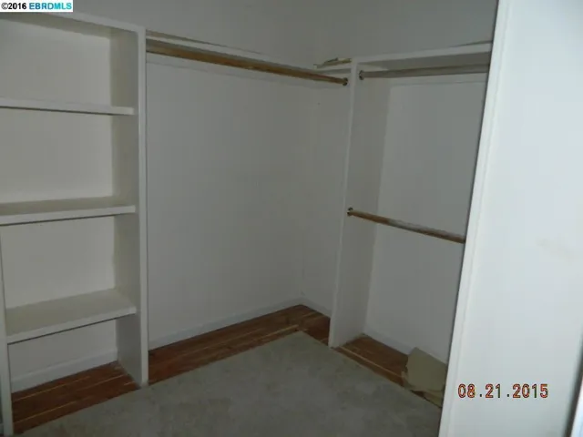 6700 Moore Dr, Oakland, California 94611