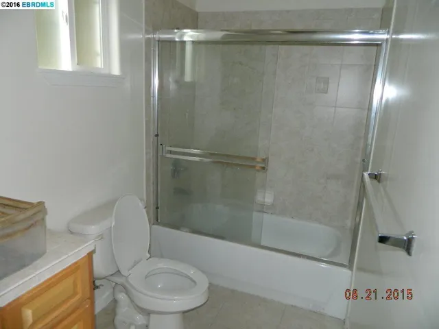 6700 Moore Dr, Oakland, California 94611
