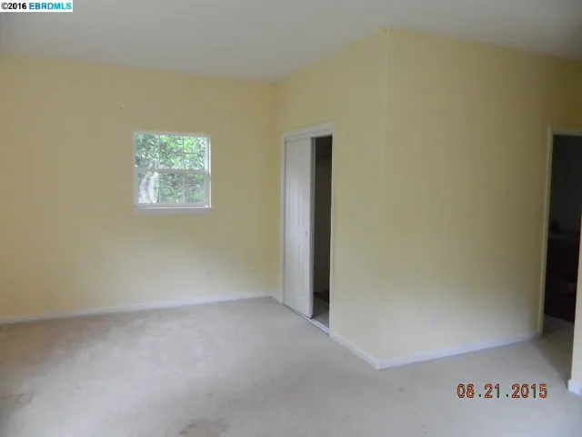 6700 Moore Dr, Oakland, California 94611
