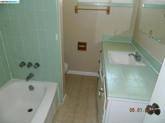 456 Pebble Dr, El Sobrante, California 94803