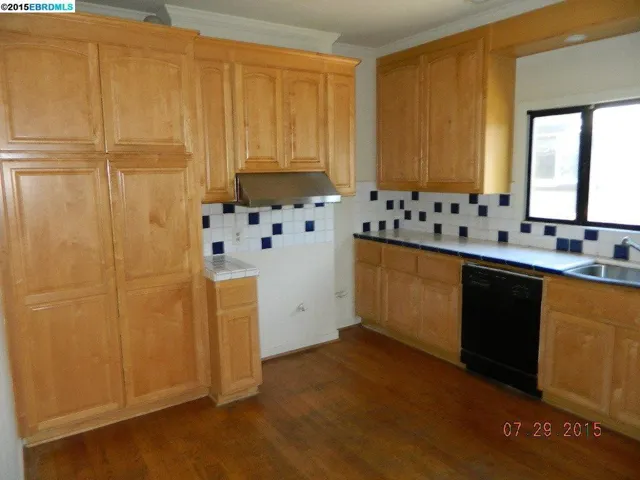 1560 Plaza Dr, San Leandro, California 94578