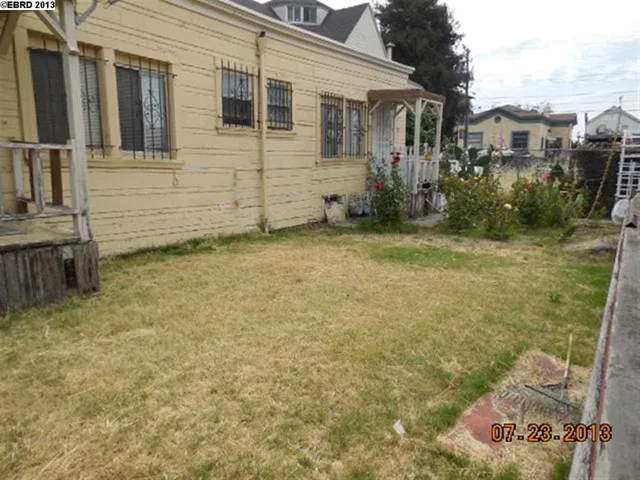 1138 International Blvd, Oakland, California 94606-4331