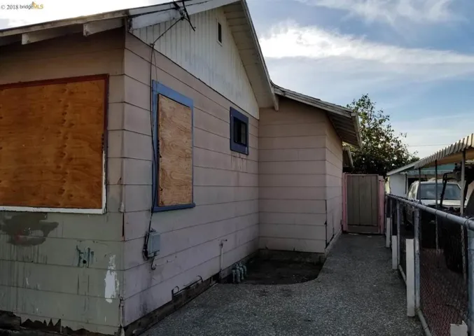 1531 Thrush Ave, San Leandro, California 94578
