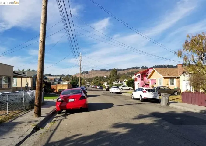 1531 Thrush Ave, San Leandro, California 94578
