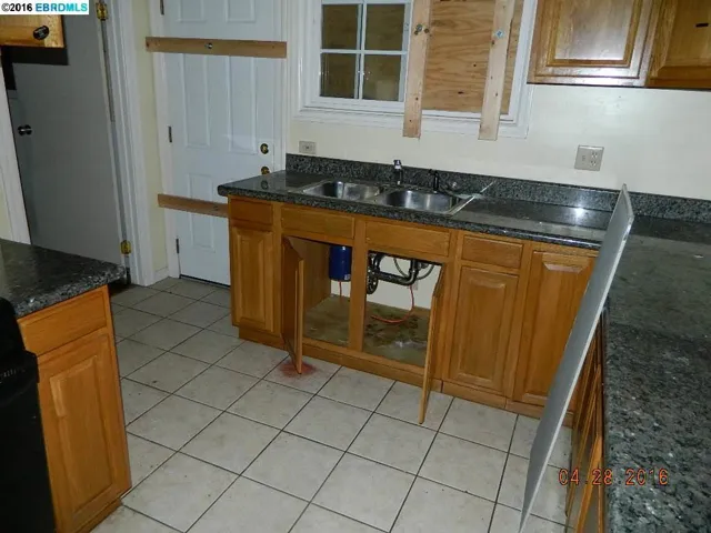 1207 62nd Ave, Oakland, California 94621