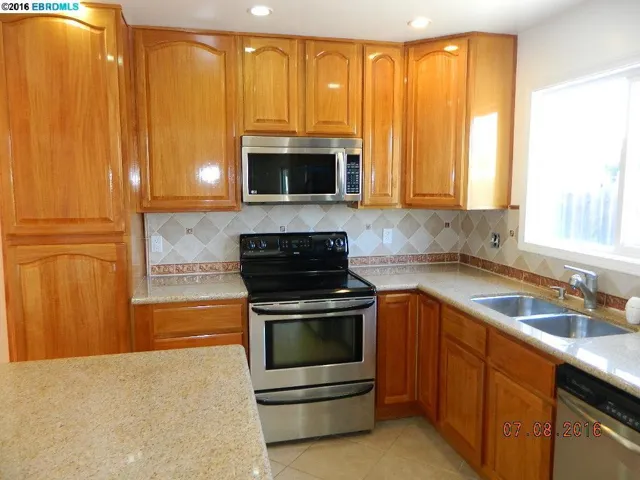 2545 Phelan Ave, Hayward, California 94545