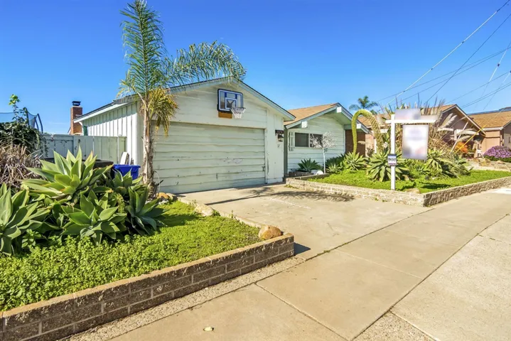 3074 Lloyd St, San Diego, California 92117