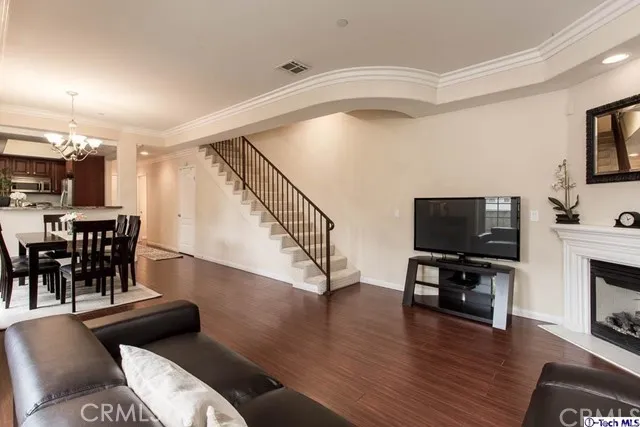 12010 Magnolia Boulevard 101, Valley Village, California 91607