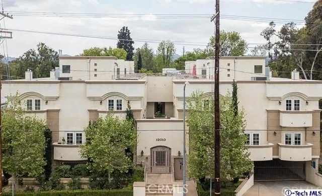 12010 Magnolia Boulevard 101, Valley Village, California 91607