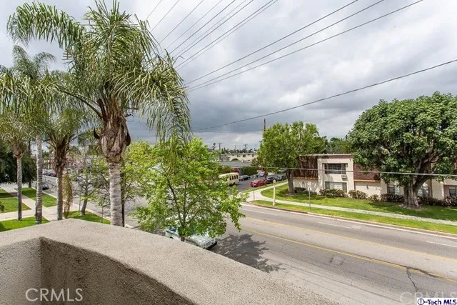 12010 Magnolia Boulevard 101, Valley Village, California 91607