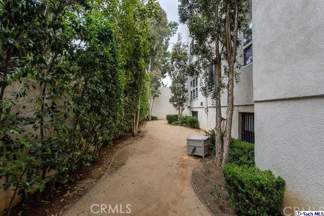 12010 Magnolia Boulevard 101, Valley Village, California 91607
