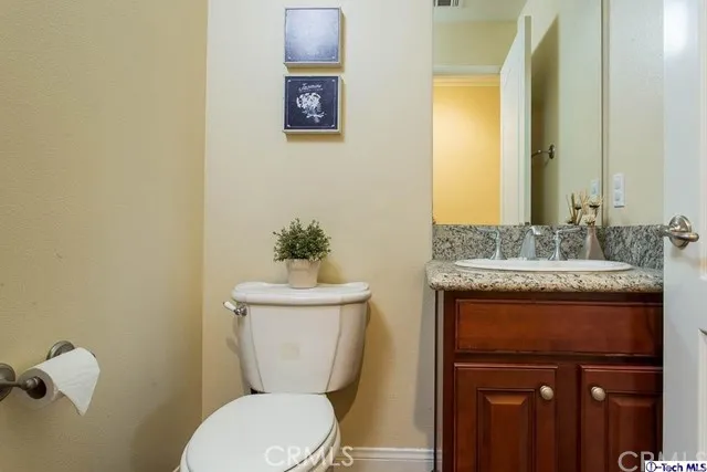 12010 Magnolia Boulevard 101, Valley Village, California 91607