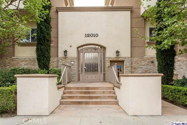 12010 Magnolia Boulevard 101, Valley Village, California 91607