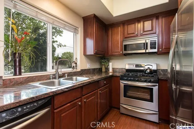 12010 Magnolia Boulevard 101, Valley Village, California 91607