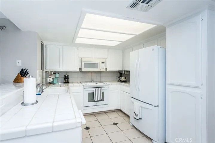6296 N Lodi Avenue, Fresno, California 93722
