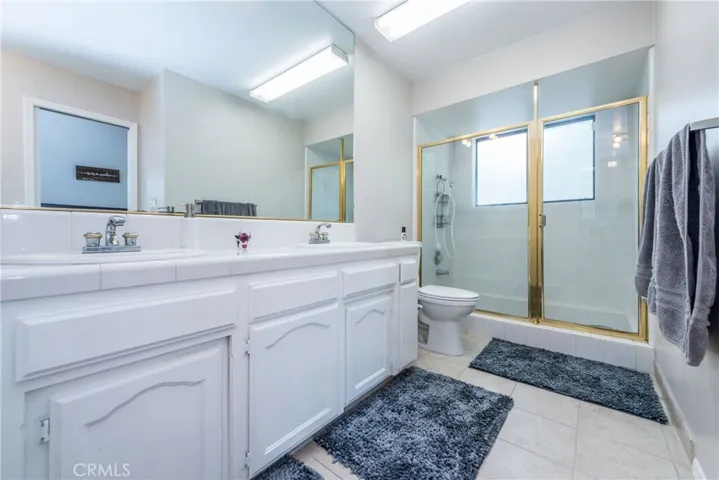 6296 N Lodi Avenue, Fresno, California 93722