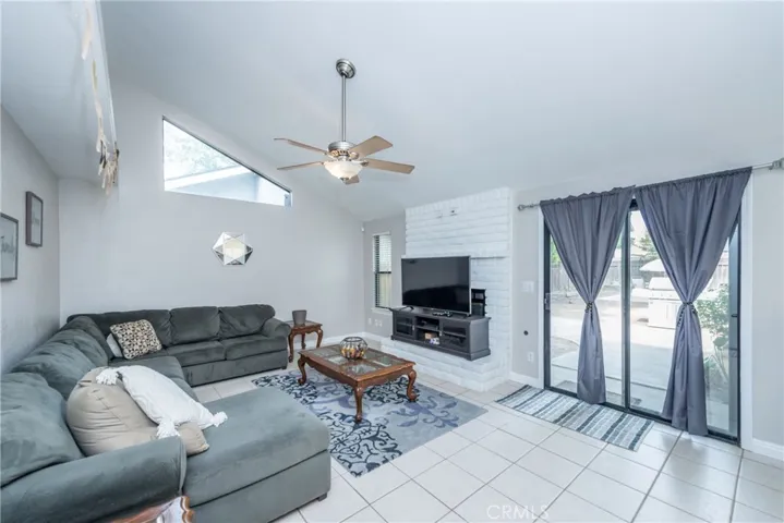 6296 N Lodi Avenue, Fresno, California 93722