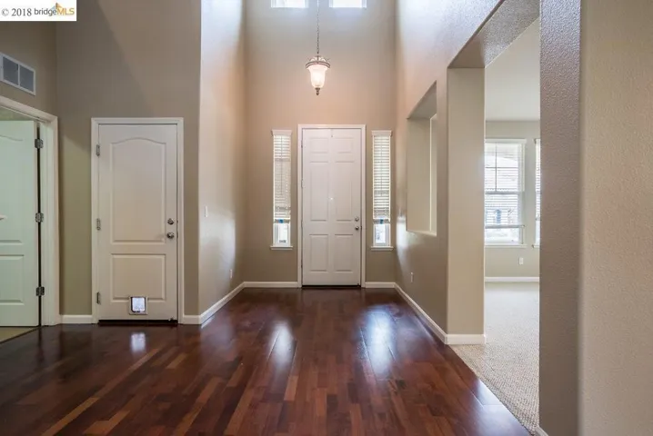 330 Roundhill Dr, Brentwood, California 94513