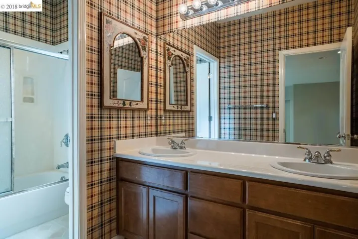 330 Roundhill Dr, Brentwood, California 94513