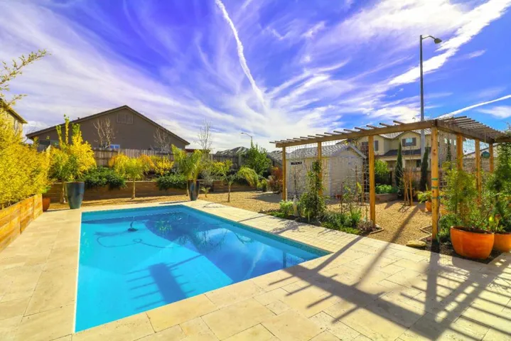 1667 Santana Ranch Drive, Hollister, California 95023