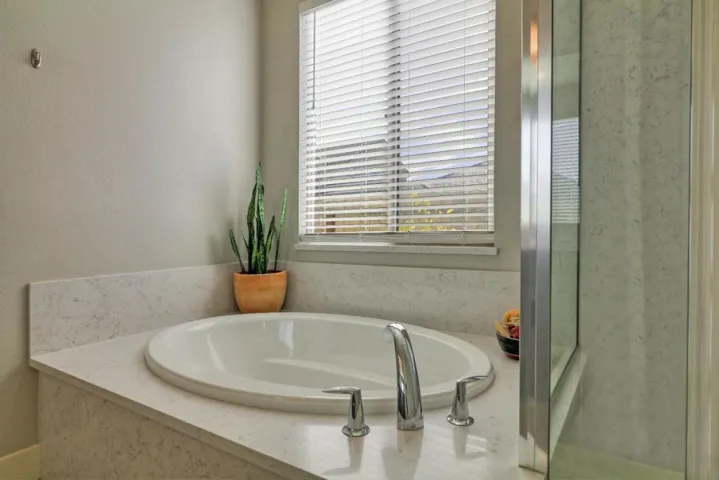 1667 Santana Ranch Drive, Hollister, California 95023