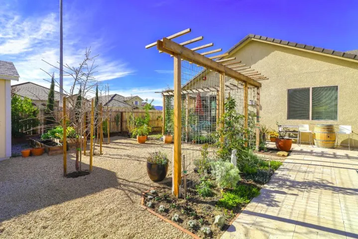 1667 Santana Ranch Drive, Hollister, California 95023