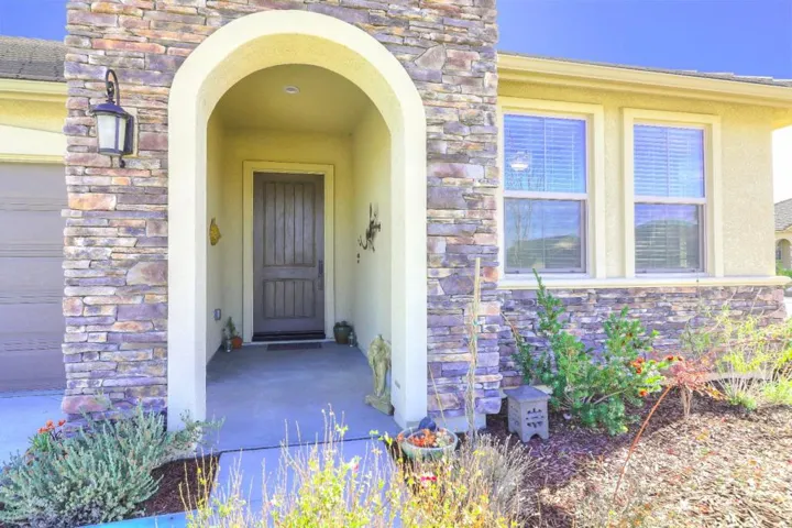 1667 Santana Ranch Drive, Hollister, California 95023