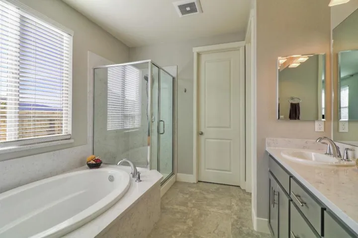 1667 Santana Ranch Drive, Hollister, California 95023