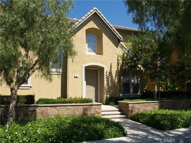 6 Apple Valley, Irvine, California 92602
