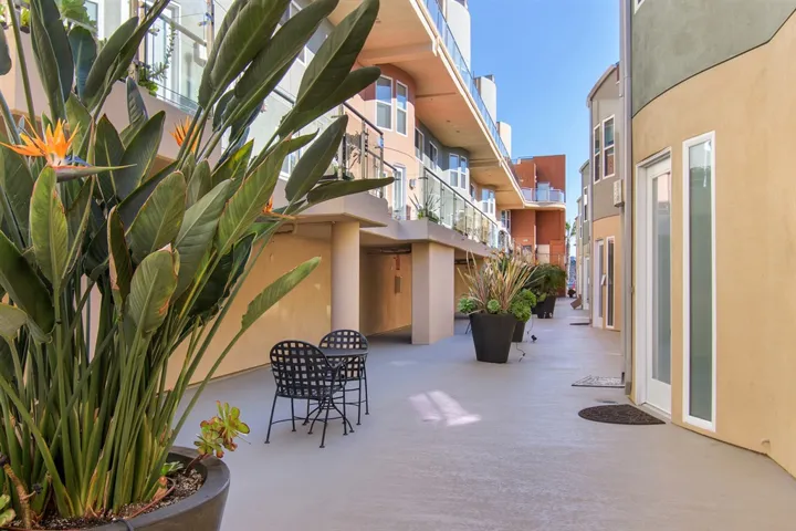 401 N Coast Hwy 210, Oceanside, California 92054