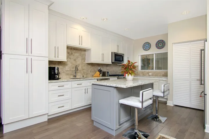 401 N Coast Hwy 210, Oceanside, California 92054
