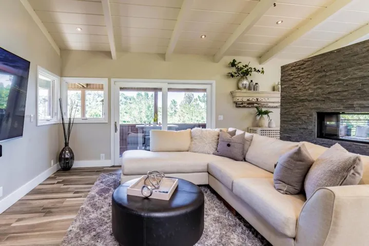 330 Dedalera Drive, Portola Valley, California 94028