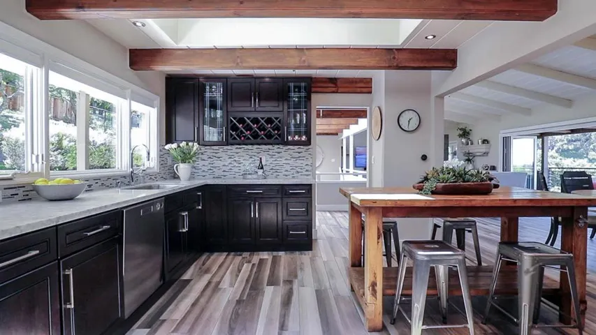 330 Dedalera Drive, Portola Valley, California 94028