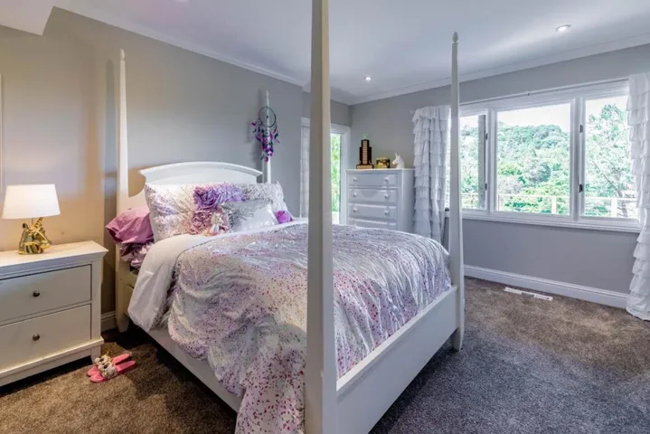 330 Dedalera Drive, Portola Valley, California 94028