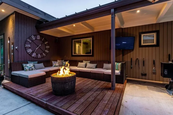 330 Dedalera Drive, Portola Valley, California 94028