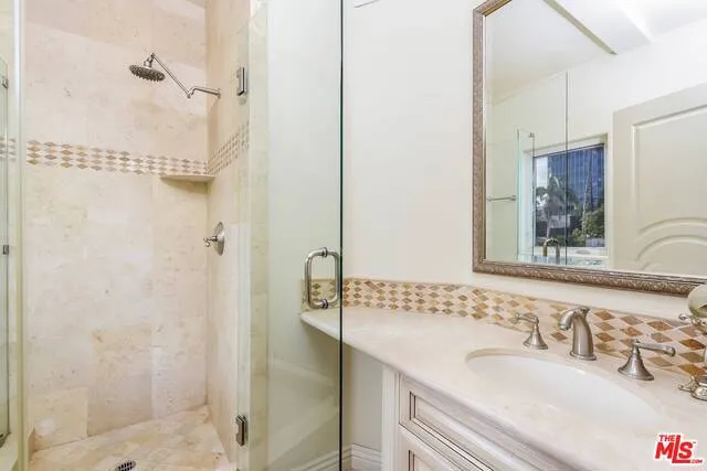 123 N Doheny Drive, Beverly Hills, California 90211