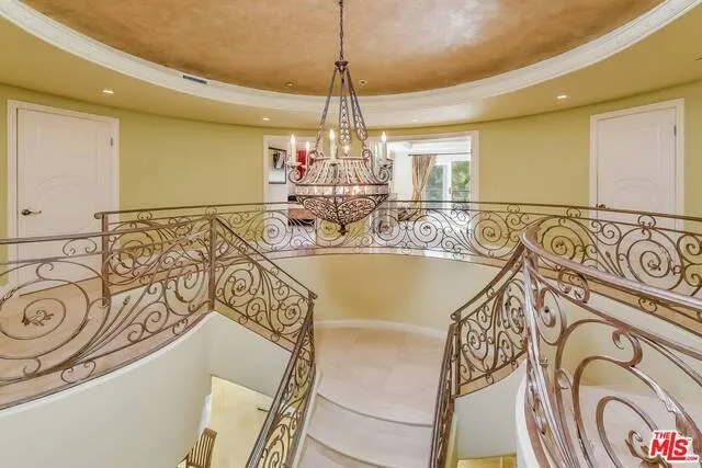 123 N Doheny Drive, Beverly Hills, California 90211