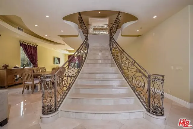 123 N Doheny Drive, Beverly Hills, California 90211
