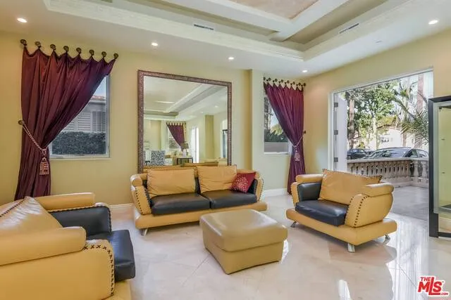 123 N Doheny Drive, Beverly Hills, California 90211