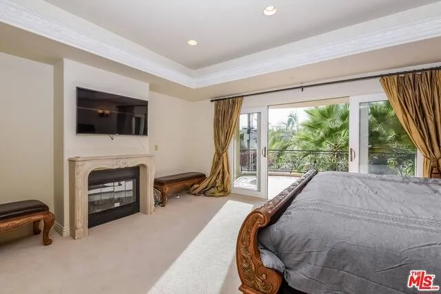 123 N Doheny Drive, Beverly Hills, California 90211