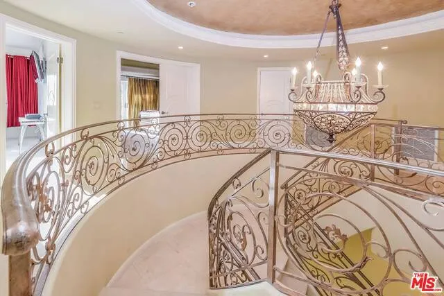 123 N Doheny Drive, Beverly Hills, California 90211