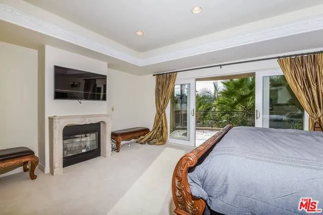 123 N Doheny Drive, Beverly Hills, California 90211