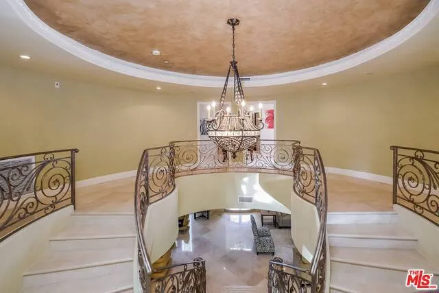 123 N Doheny Drive, Beverly Hills, California 90211